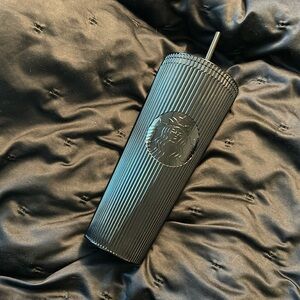 Black Pleated Metallic Tumbler